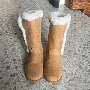 Gymboree Tan Winter Boots with White Fur